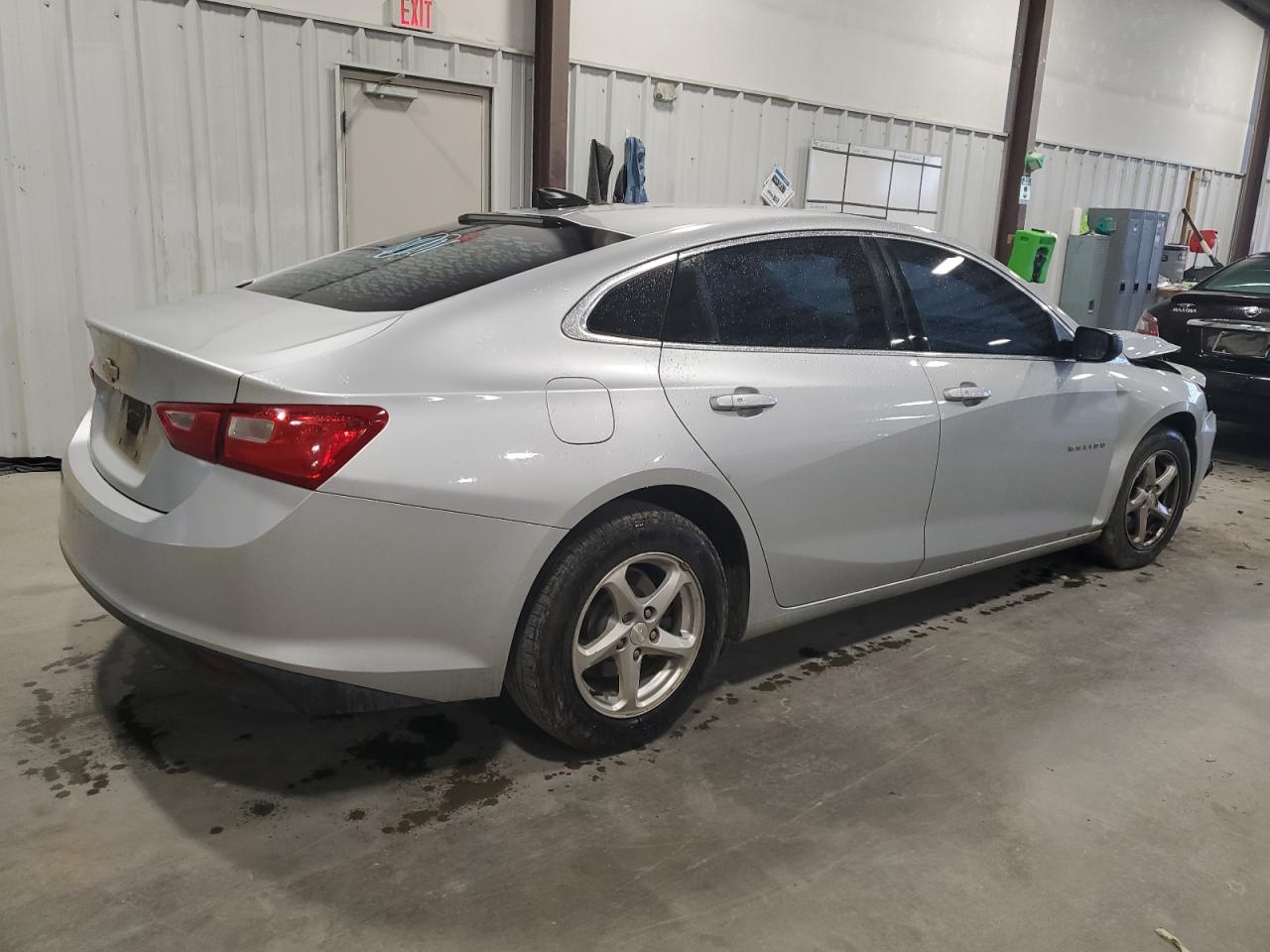 2017 Chevrolet Malibu - Image 3