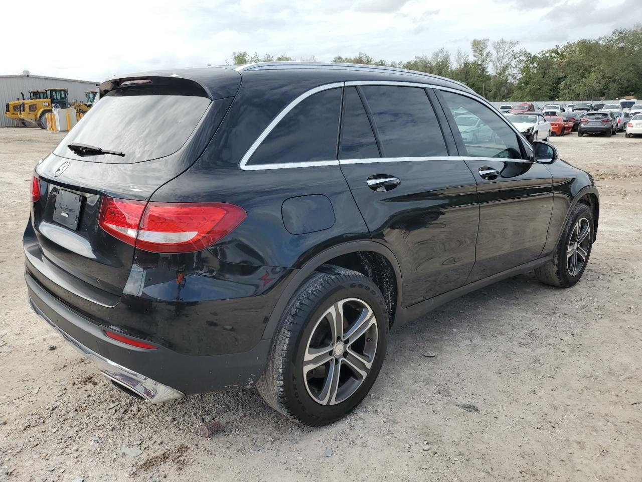 2017 Mercedes-Benz GLC - Image 3