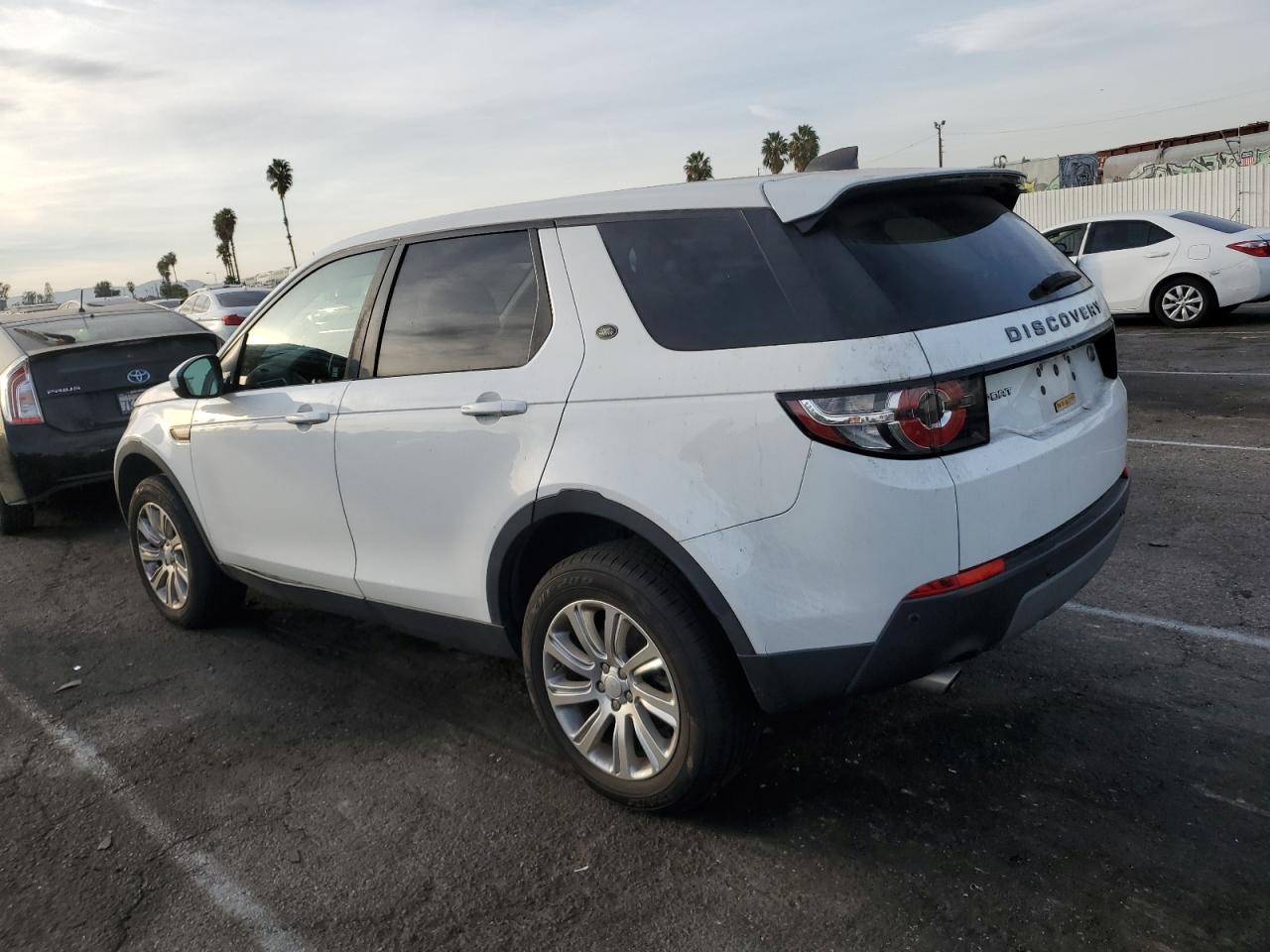 VIN SALCP2RX2JH731643 2018 LAND ROVER DISCOVERY no.2