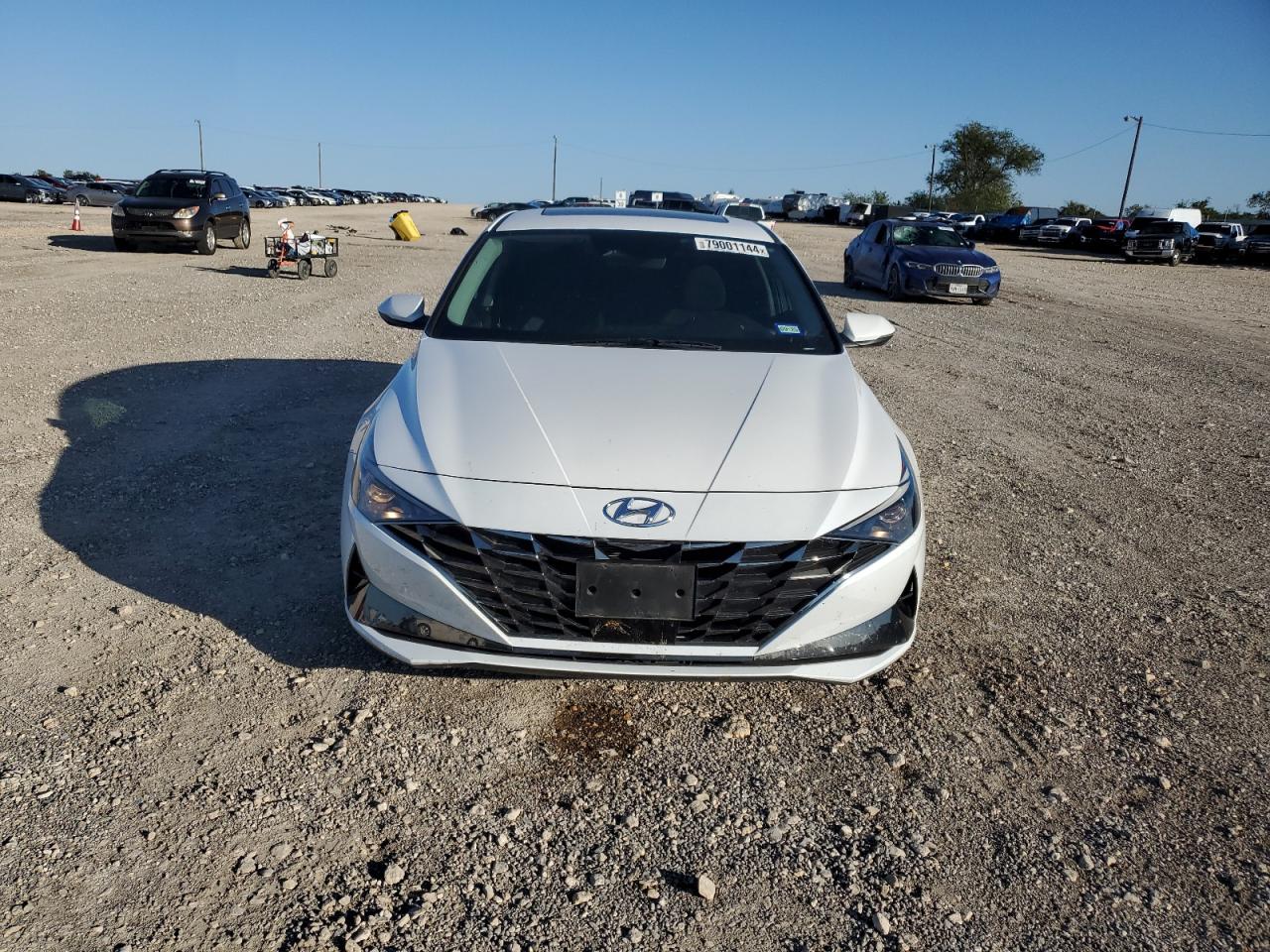 2022 Hyundai Elantra - Image 5
