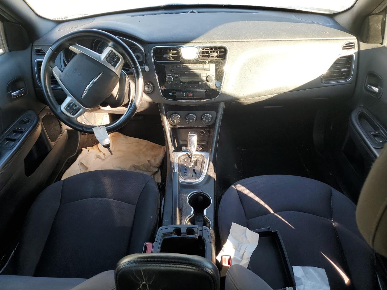 2013 Chrysler 200 - Image 8