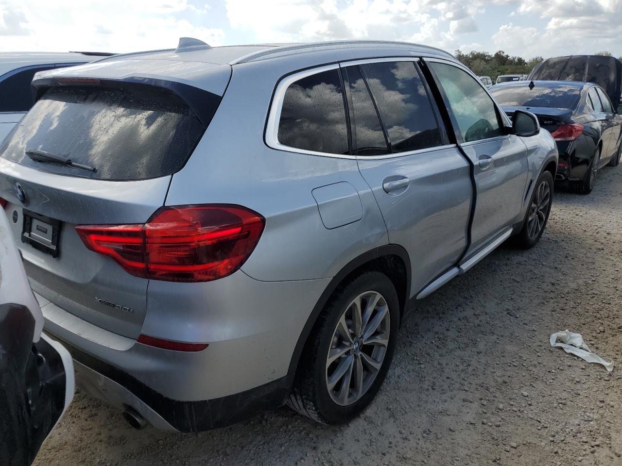 VIN 5UXTR9C50KLR05854 2019 BMW X3 no.3