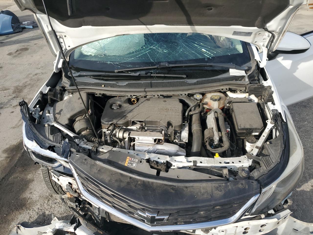 2018 Chevrolet Cruze - Image 12