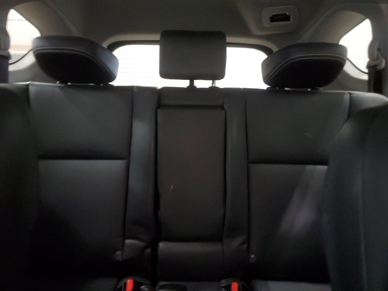 2016 Toyota RAV 4 - Image 10