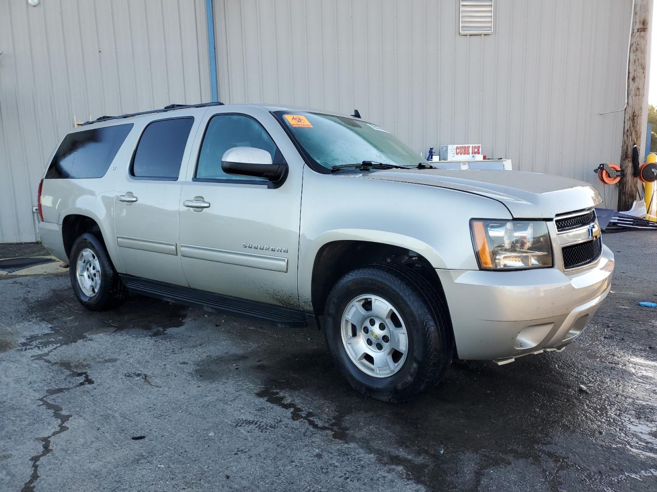 VIN 1GNSCJE09ER144512 2014 CHEVROLET SUBURBAN no.4