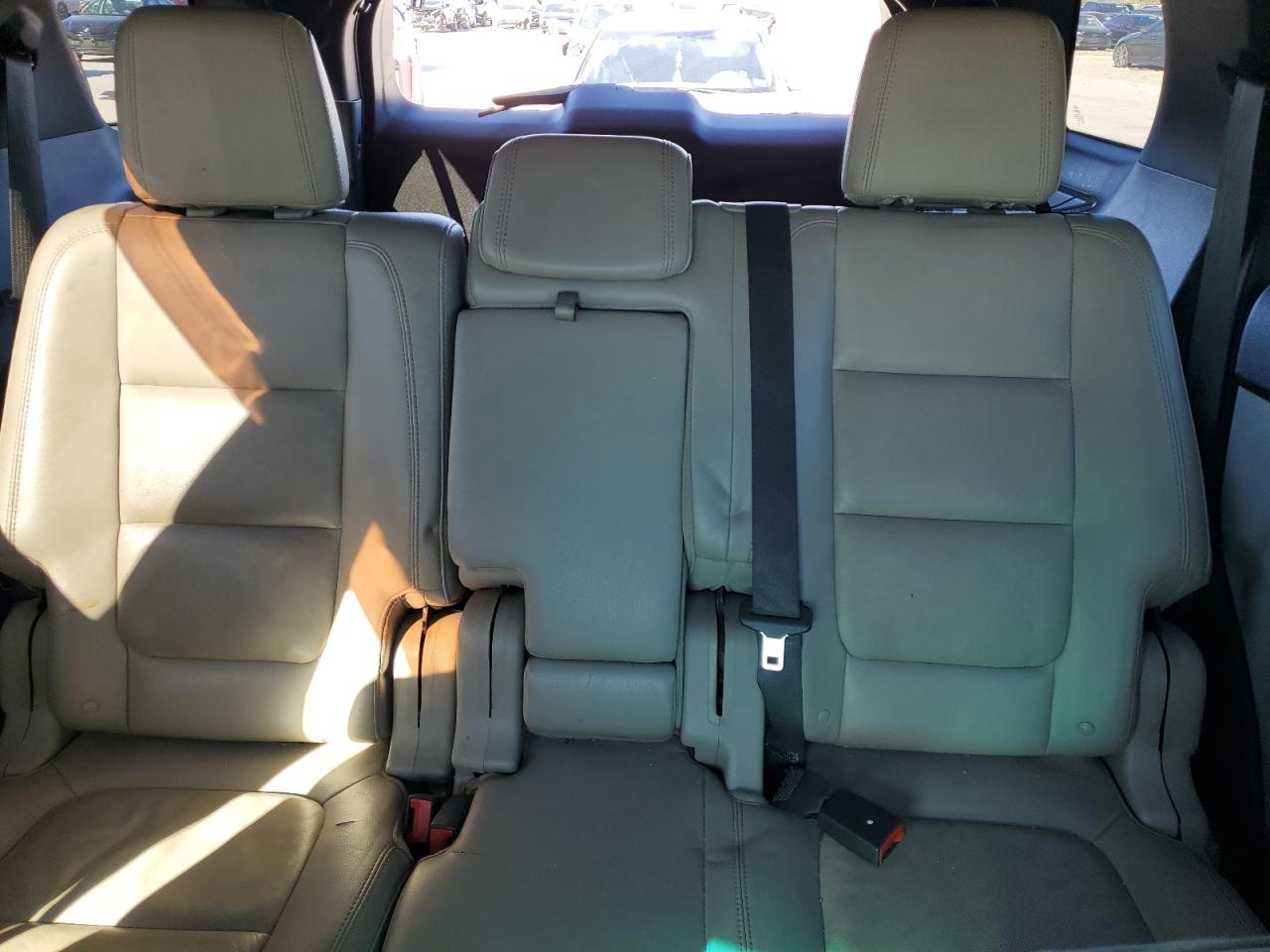 2015 Ford Explorer - Image 10
