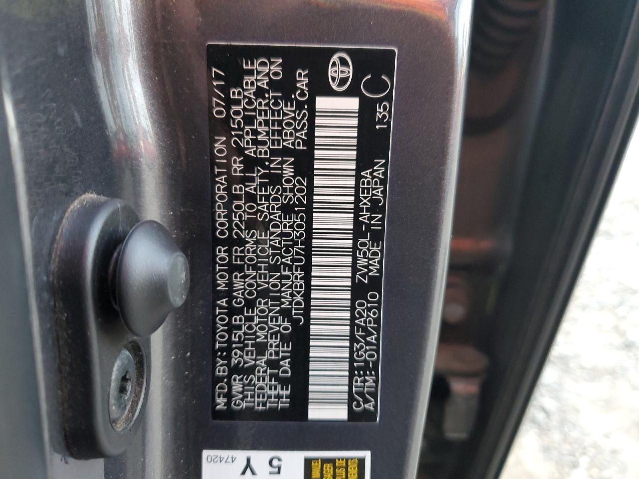 2017 Toyota Prius - Image 15
