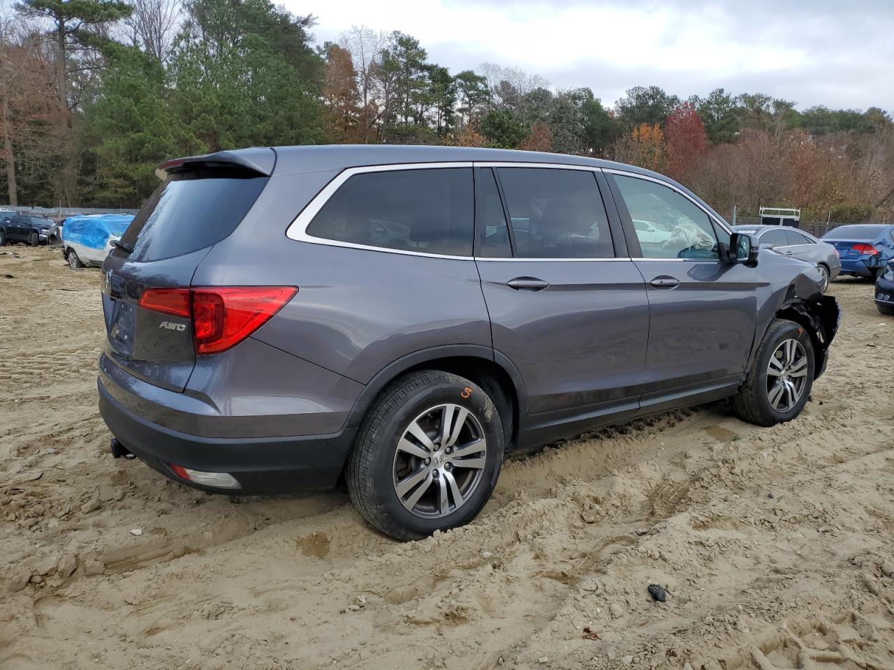 2017 Honda Pilot - Image 3