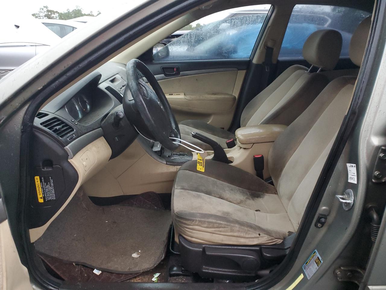 2010 Hyundai Sonata - Image 7