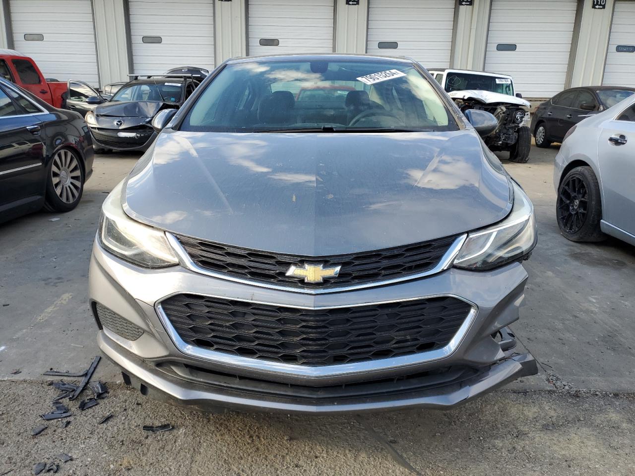 2018 Chevrolet Cruze - Image 5