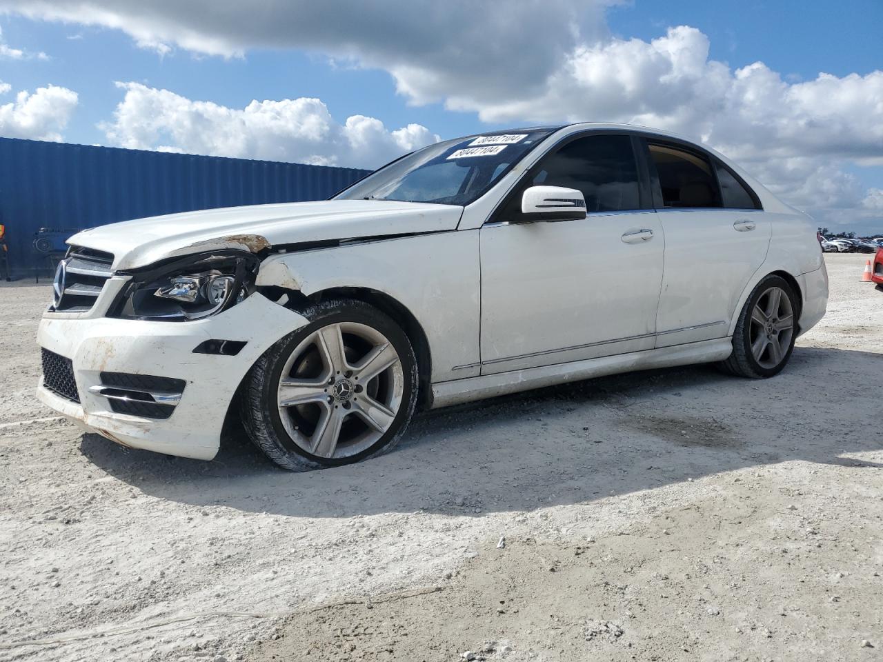 VIN WDDGF4HB0EA959318 2014 MERCEDES-BENZ C-CLASS no.1