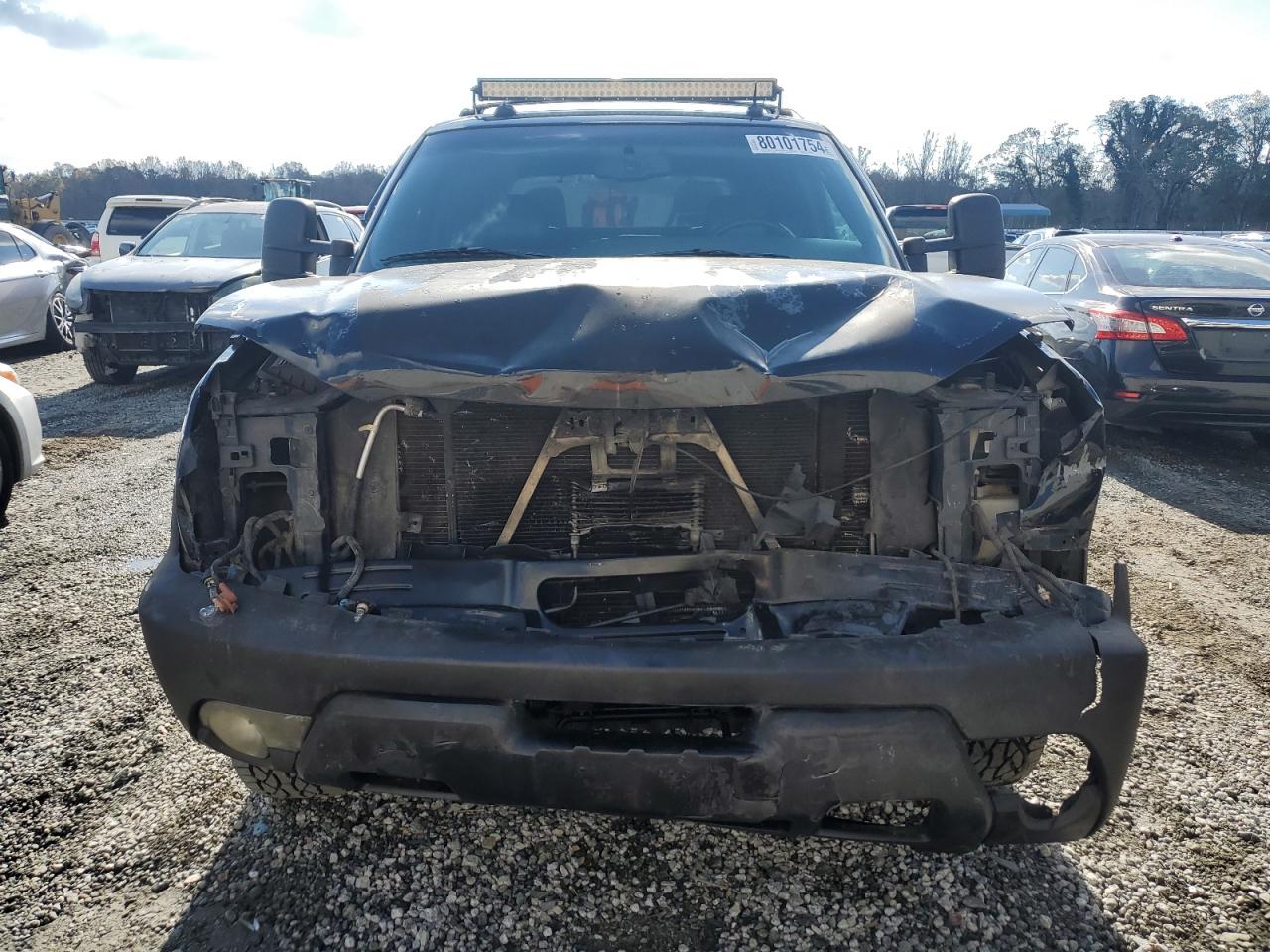 2003 Chevrolet Avalanche - Image 5