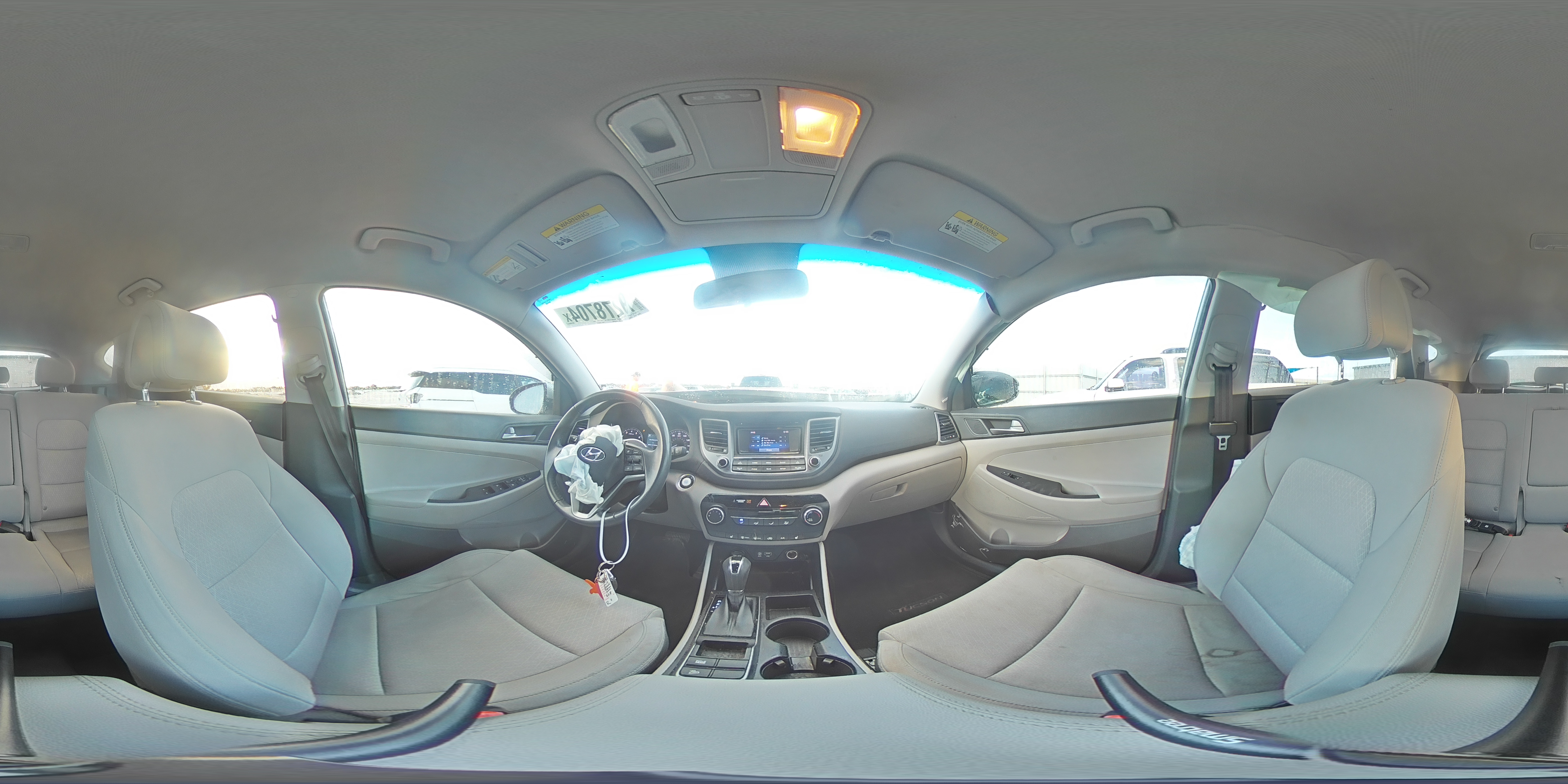 2017 Hyundai Tucson - Image 16