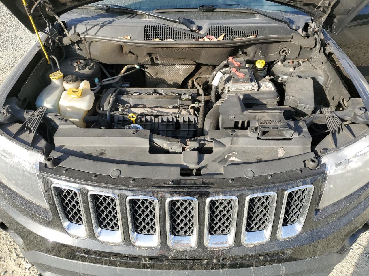 2016 Jeep Compass - Image 13