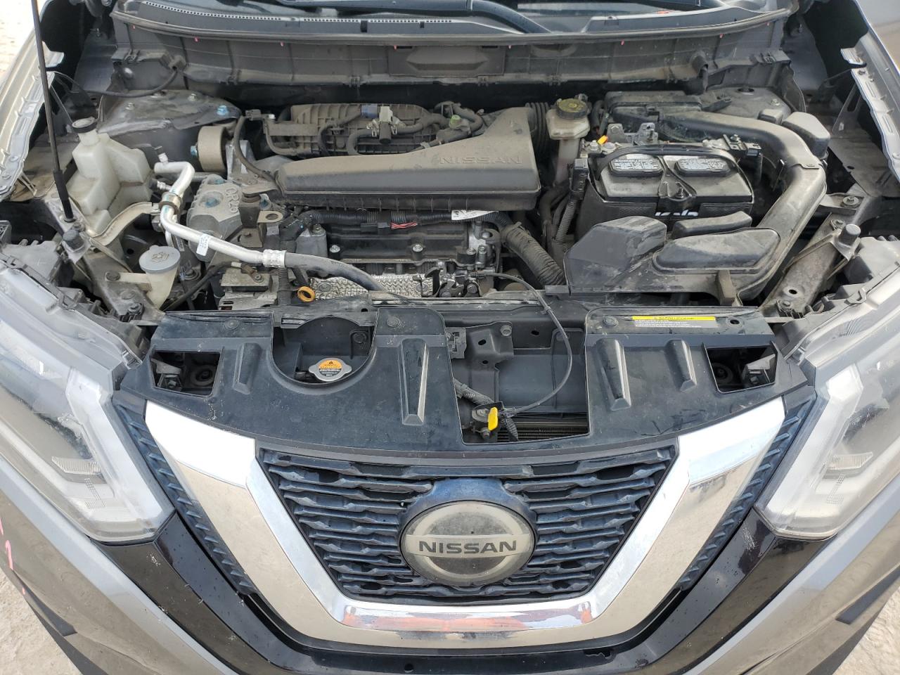 2018 Nissan Rogue - Image 12