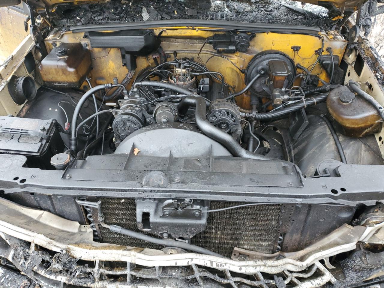 1990 Chevrolet GMT-400 - Image 11