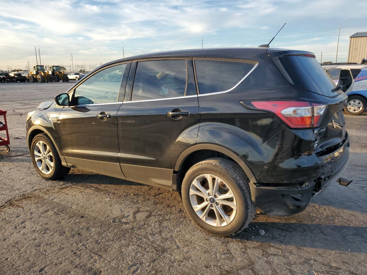 VIN 1FMCU0G91HUD76132 2017 FORD ESCAPE no.2