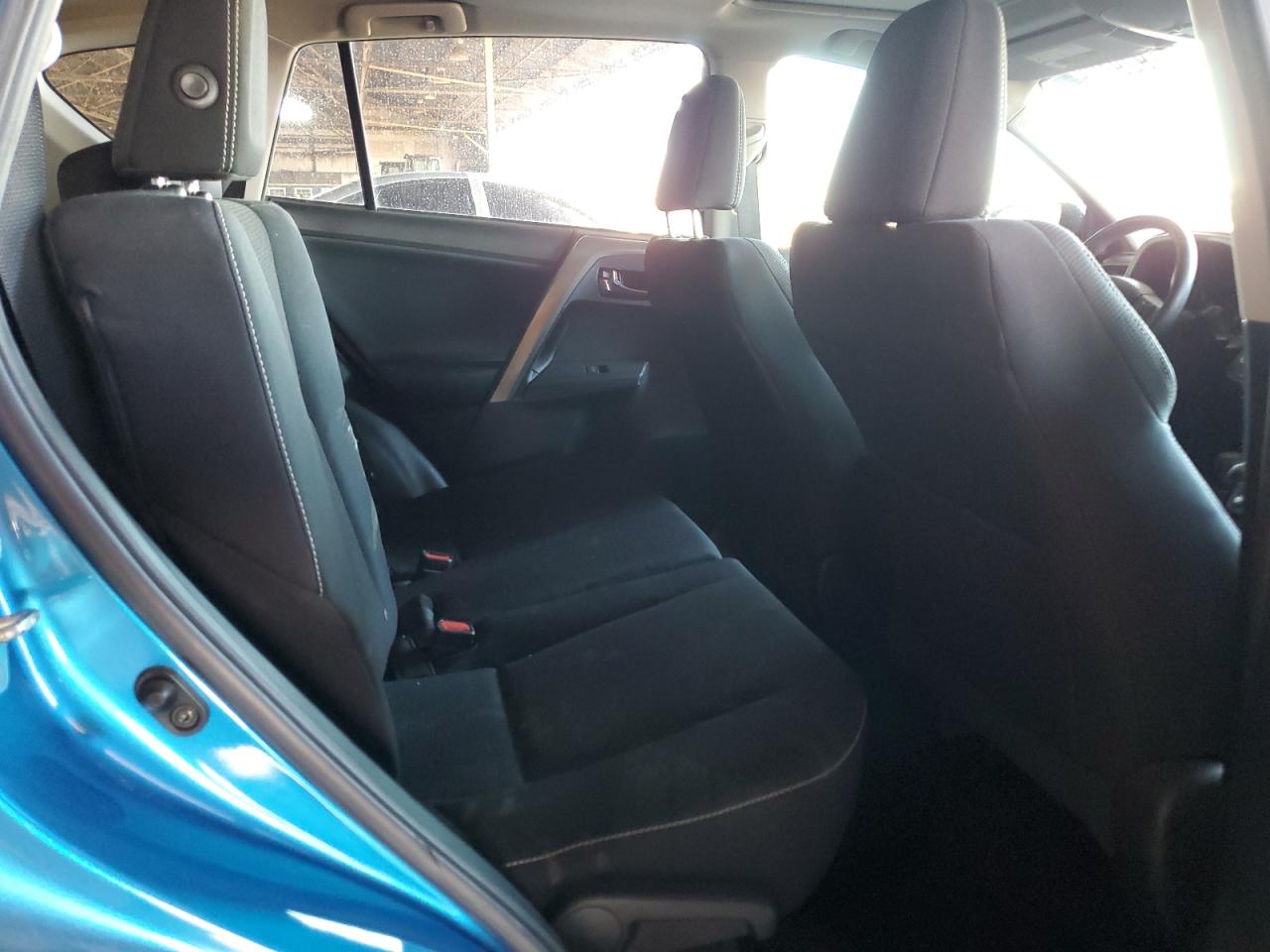 2017 Toyota RAV 4 - Image 10