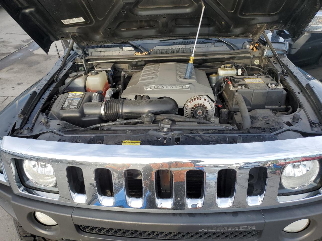 2008 Hummer H3 - Image 12