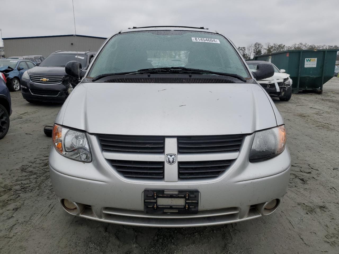 2005 Dodge Caravan - Image 5