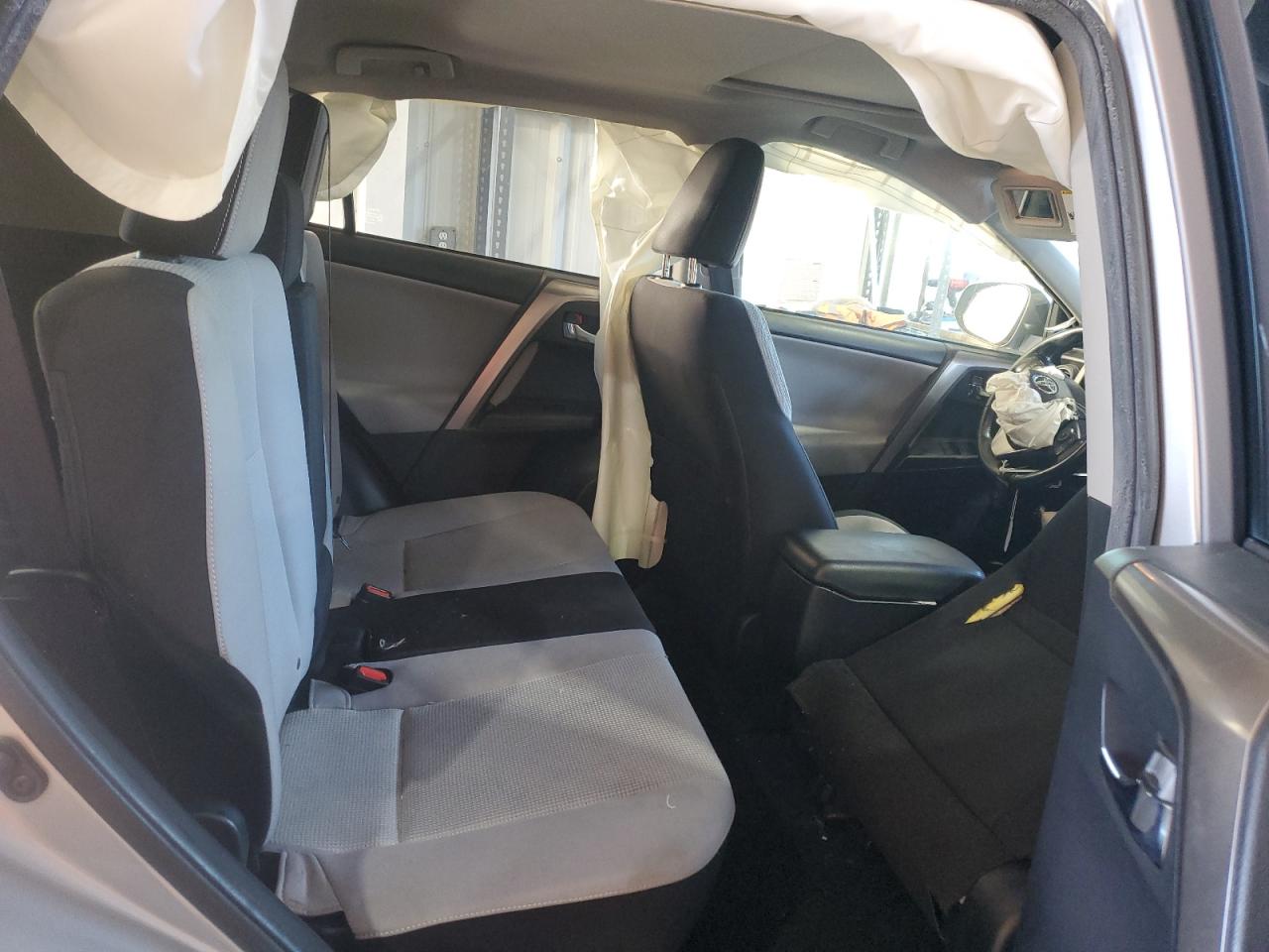 2018 Toyota RAV 4 - Image 10