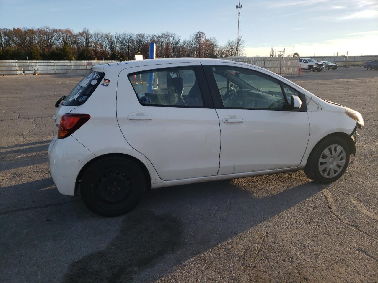 VIN VNKKTUD32HA073766 2017 TOYOTA YARIS no.3