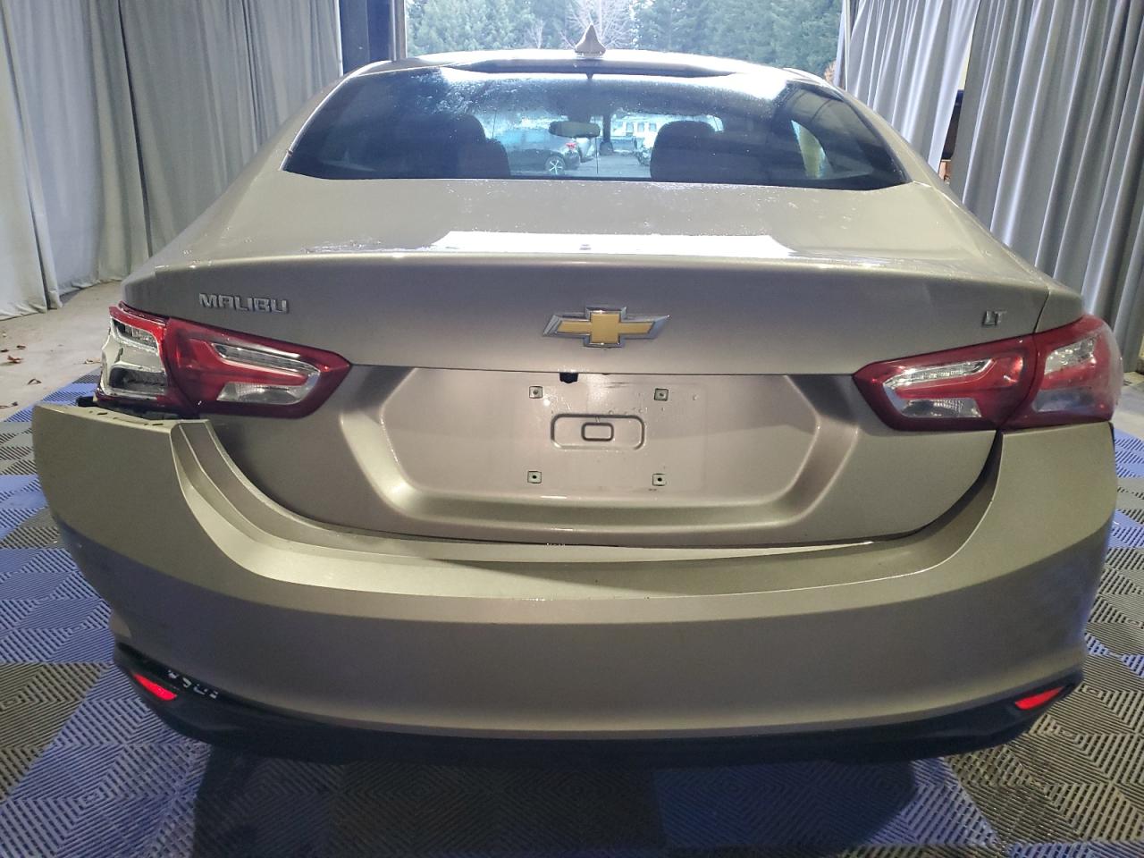 2022 Chevrolet Malibu - Image 6