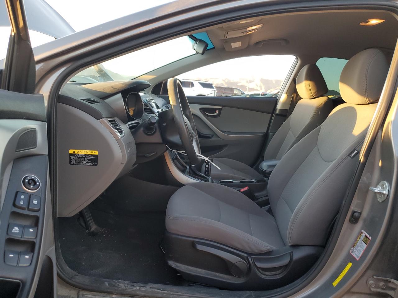 2014 Hyundai Elantra - Image 7
