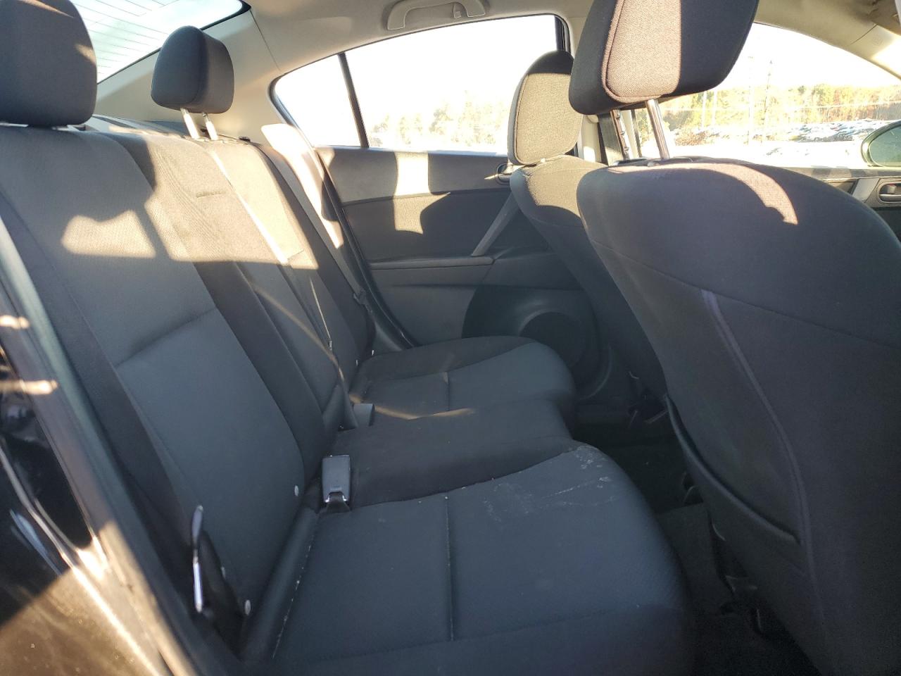2011 Mazda 3 - Image 10