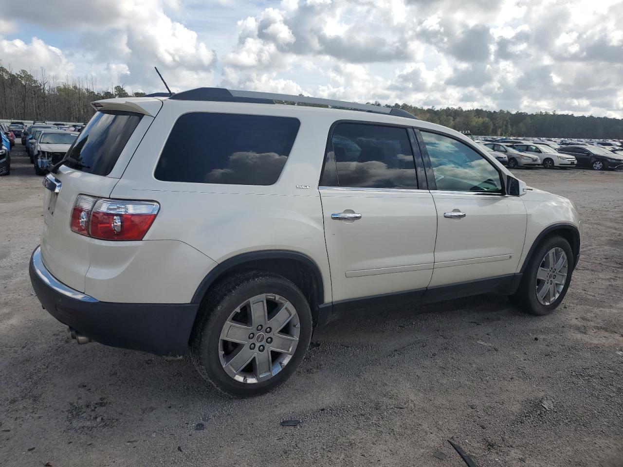 2010 GMC Acadia - Image 3
