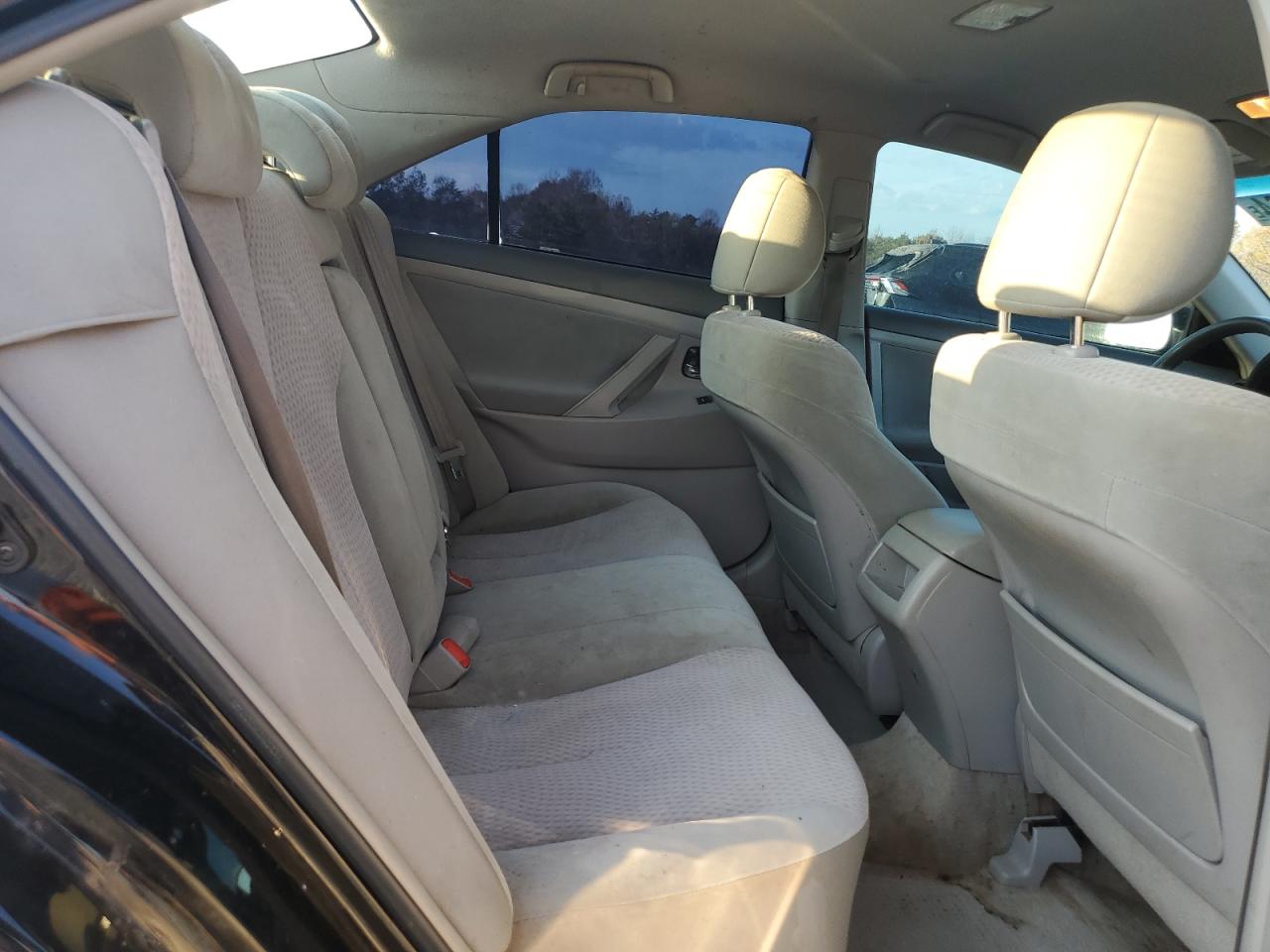 2011 Toyota Camry - Image 10