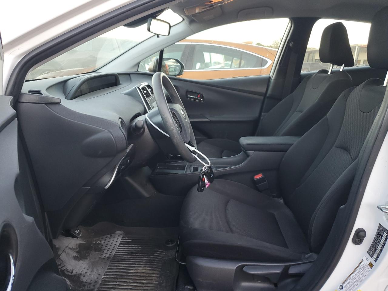 2022 Toyota Prius - Image 7