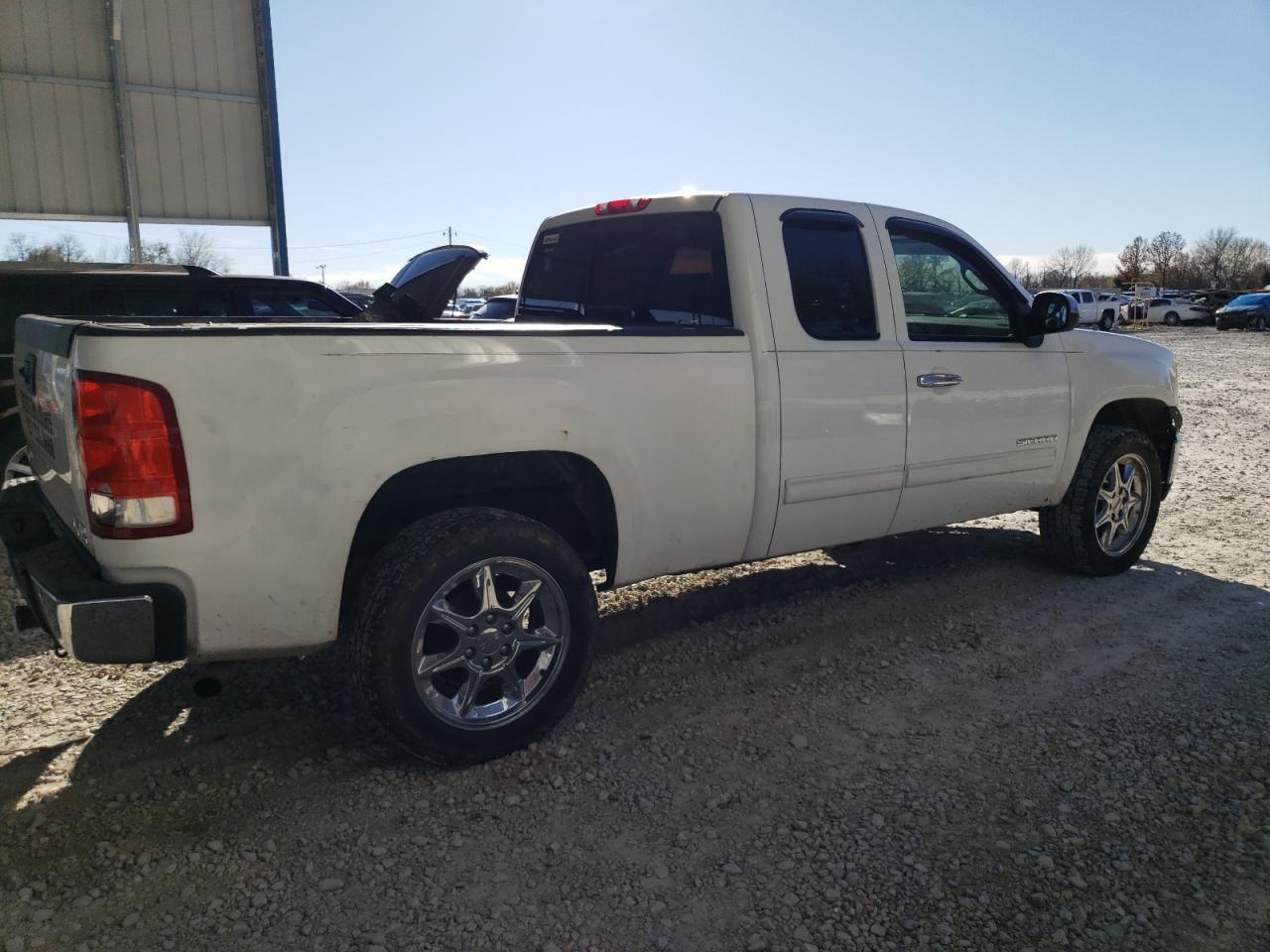 2011 GMC Sierra - Image 3