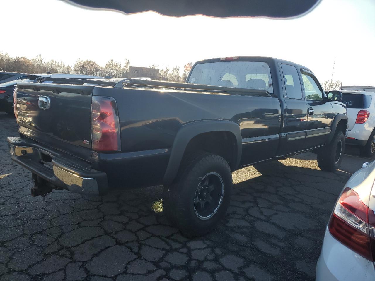 2005 Chevrolet Silverado - Image 3