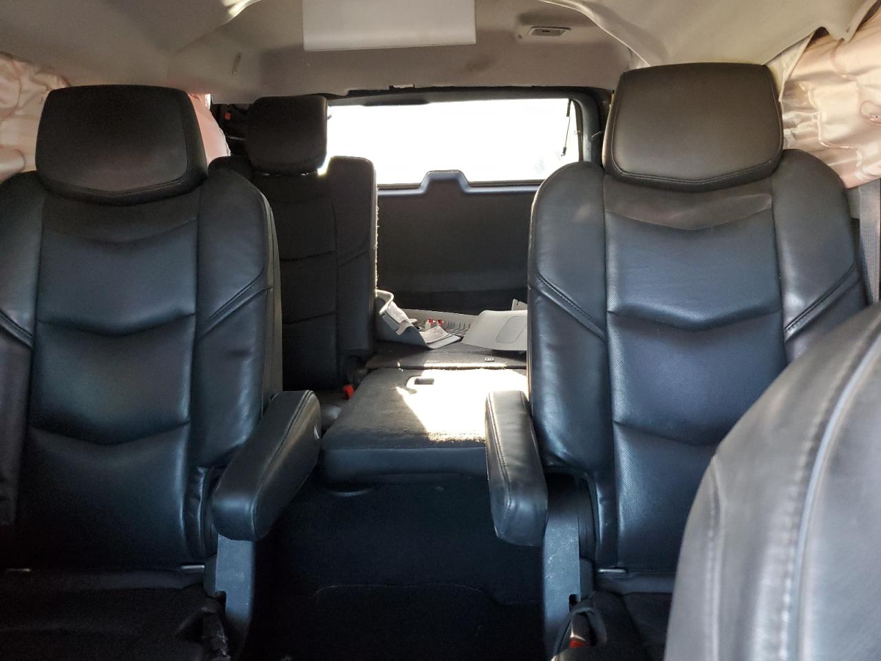 2015 Cadillac Escalade - Image 10