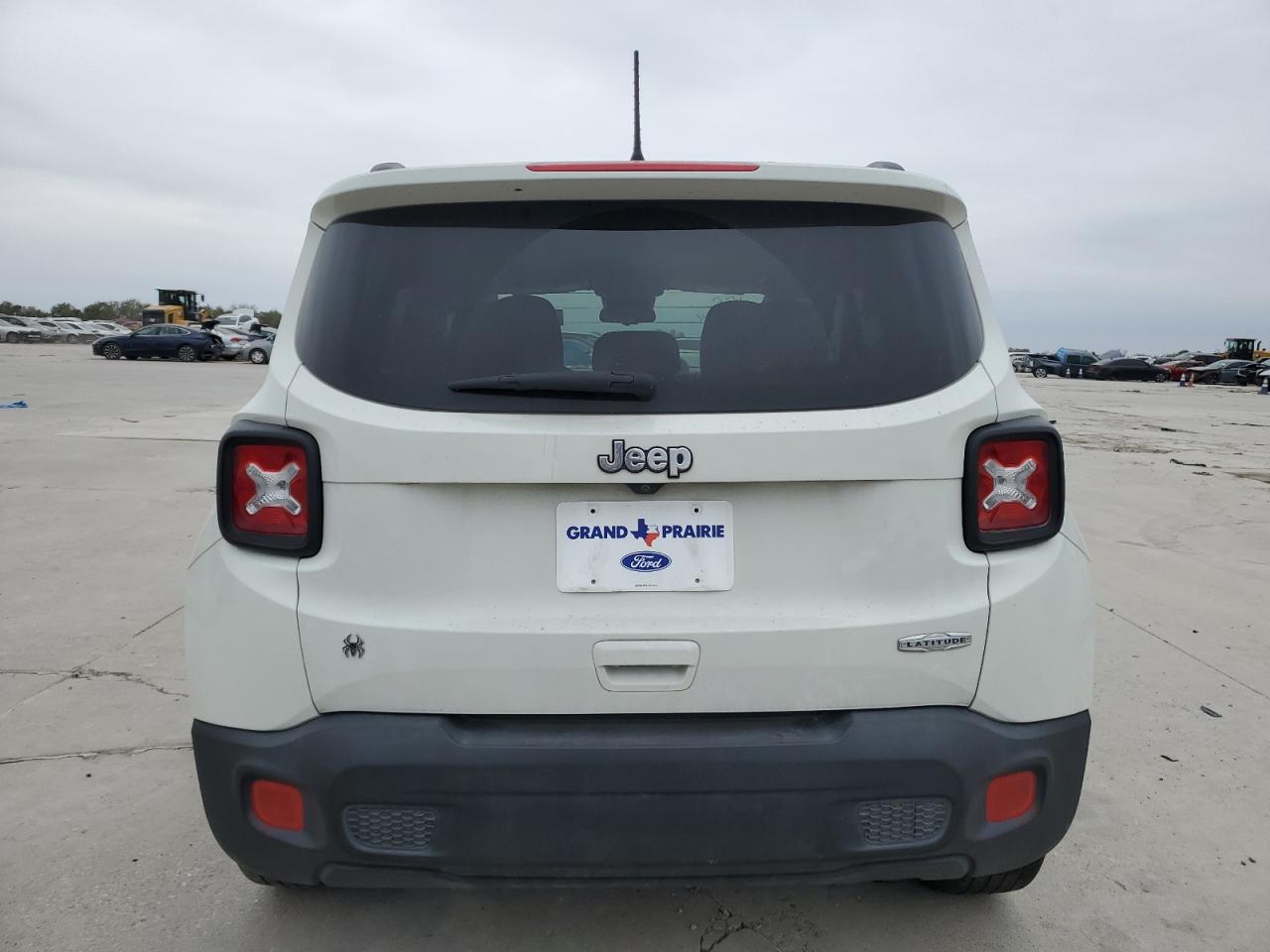 2018 Jeep Renegade - Image 6