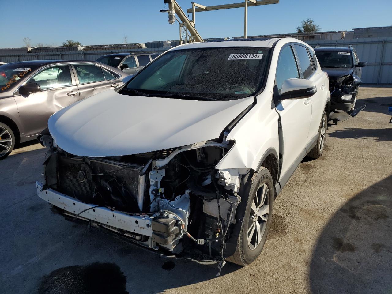 2T3RFREV1JW788119 2018 TOYOTA RAV 4 - Image 1