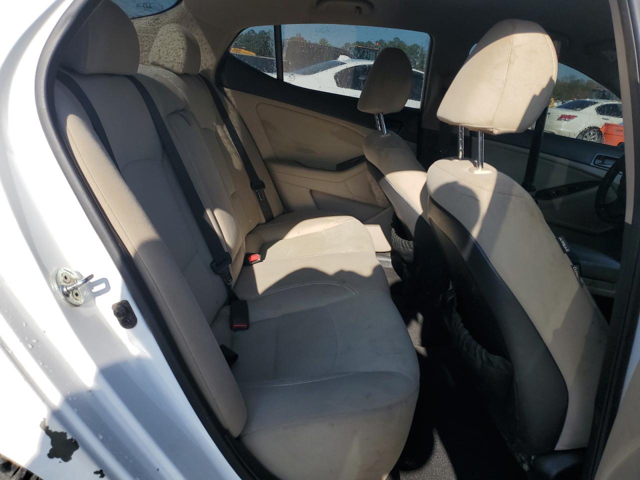 2014 Kia Optima - Image 10
