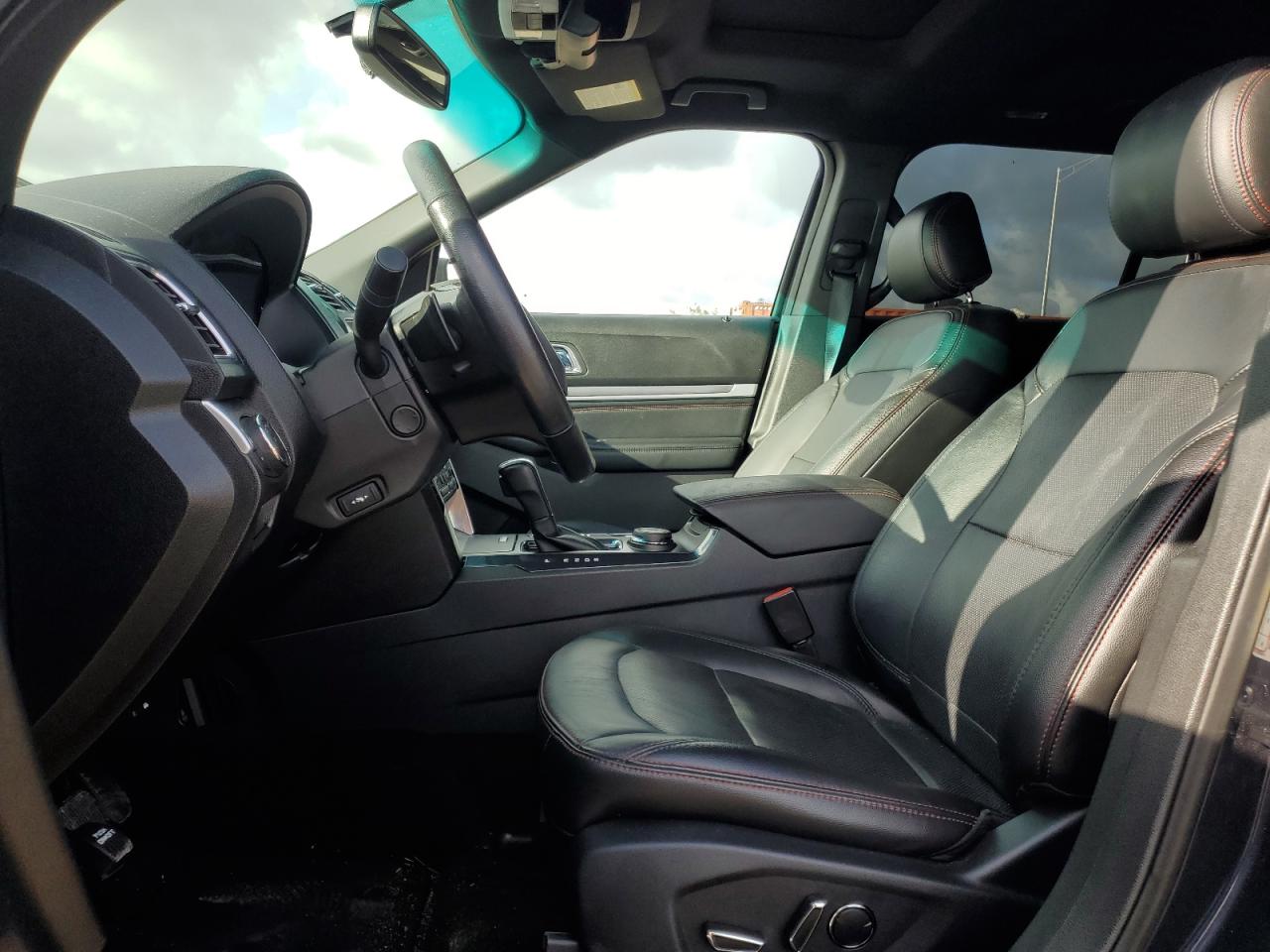 2017 Ford Explorer - Image 7
