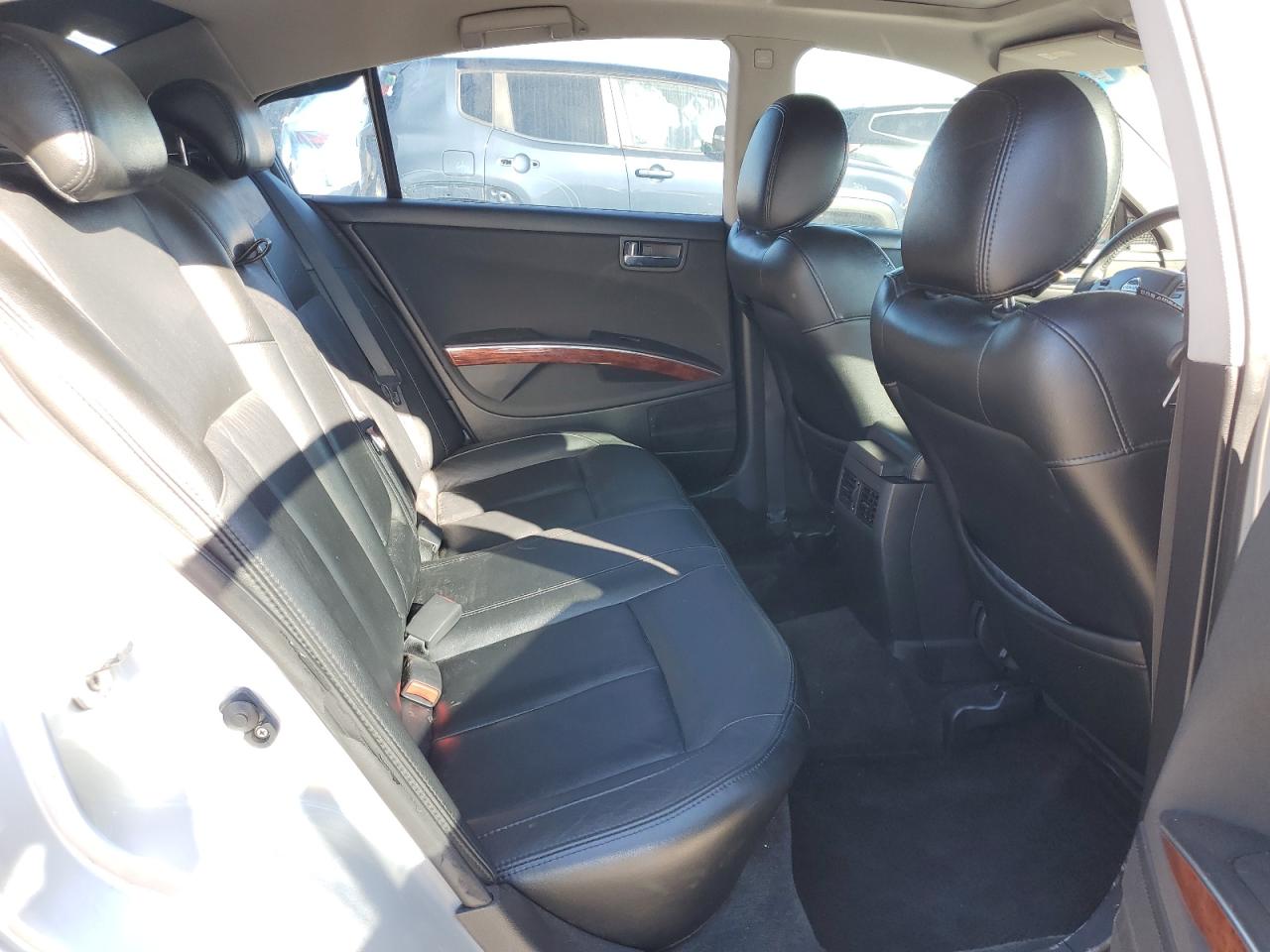 2007 Nissan Maxima - Image 10