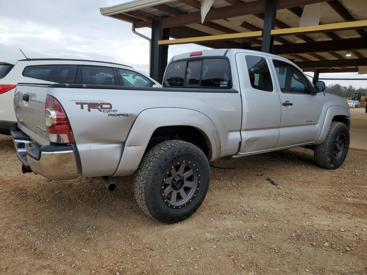 2010 Toyota Tacoma - Image 3