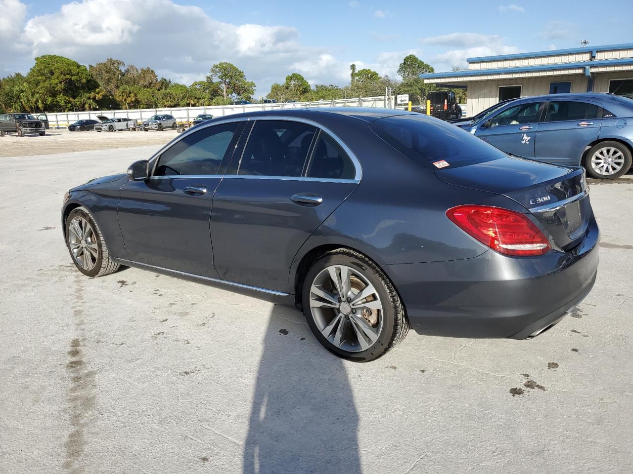 VIN 55SWF4KB0FU022118 2015 MERCEDES-BENZ C-CLASS no.2