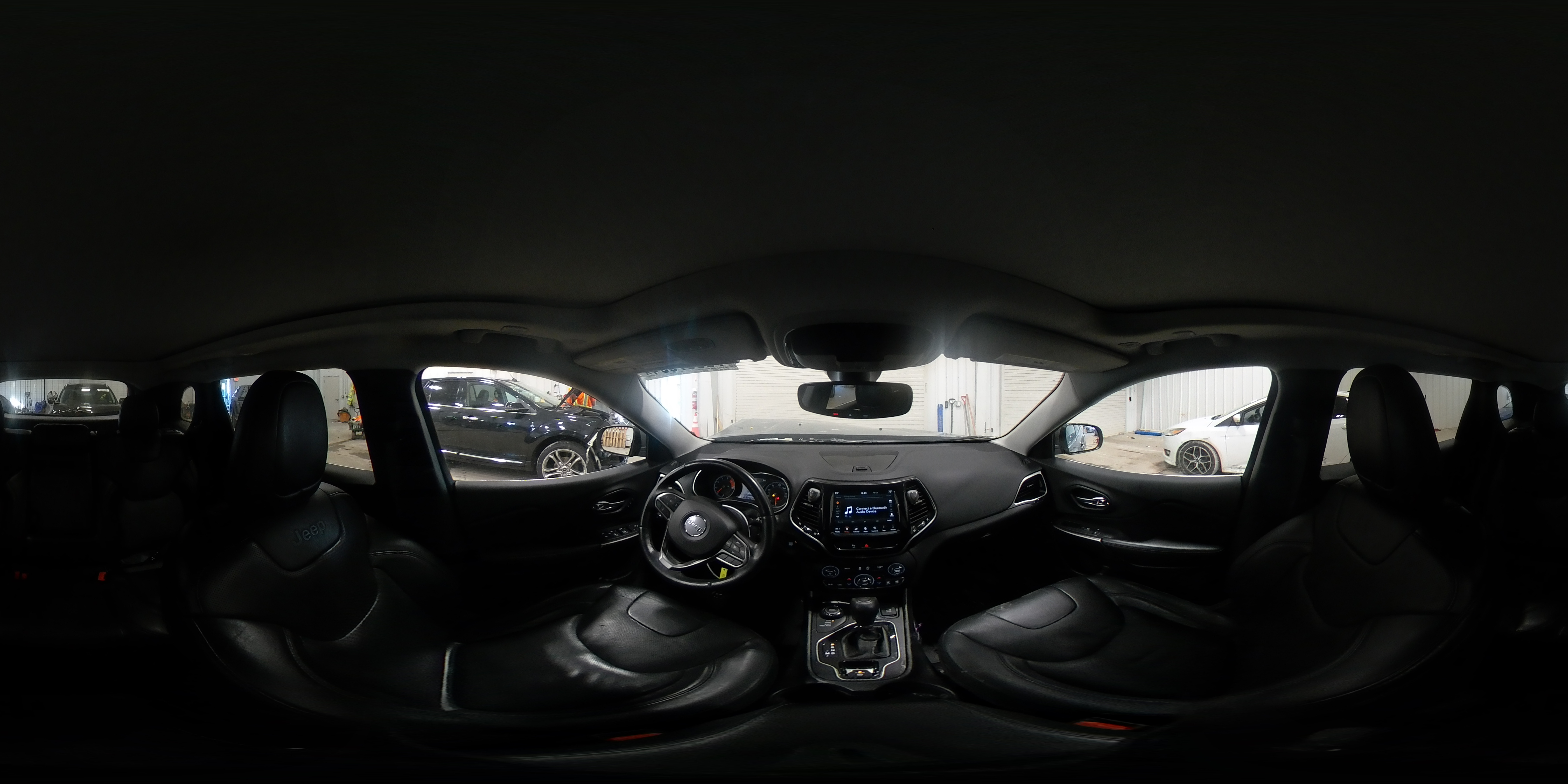 2019 Jeep Grand Cherokee - Image 15