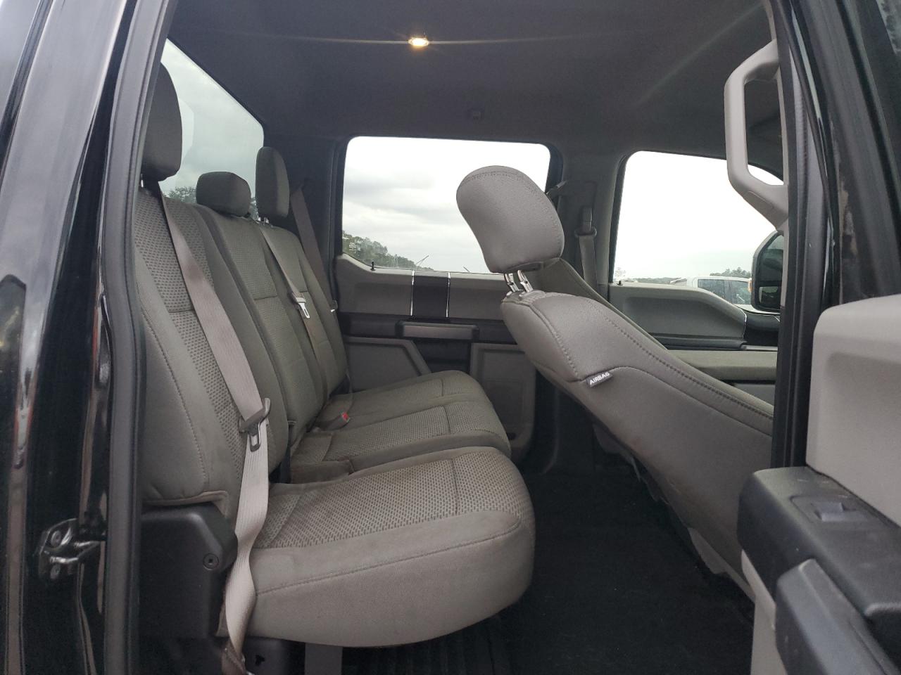 2017 Ford F250 - Image 10