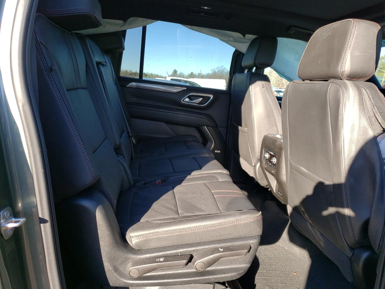 2023 Chevrolet Suburban - Image 11