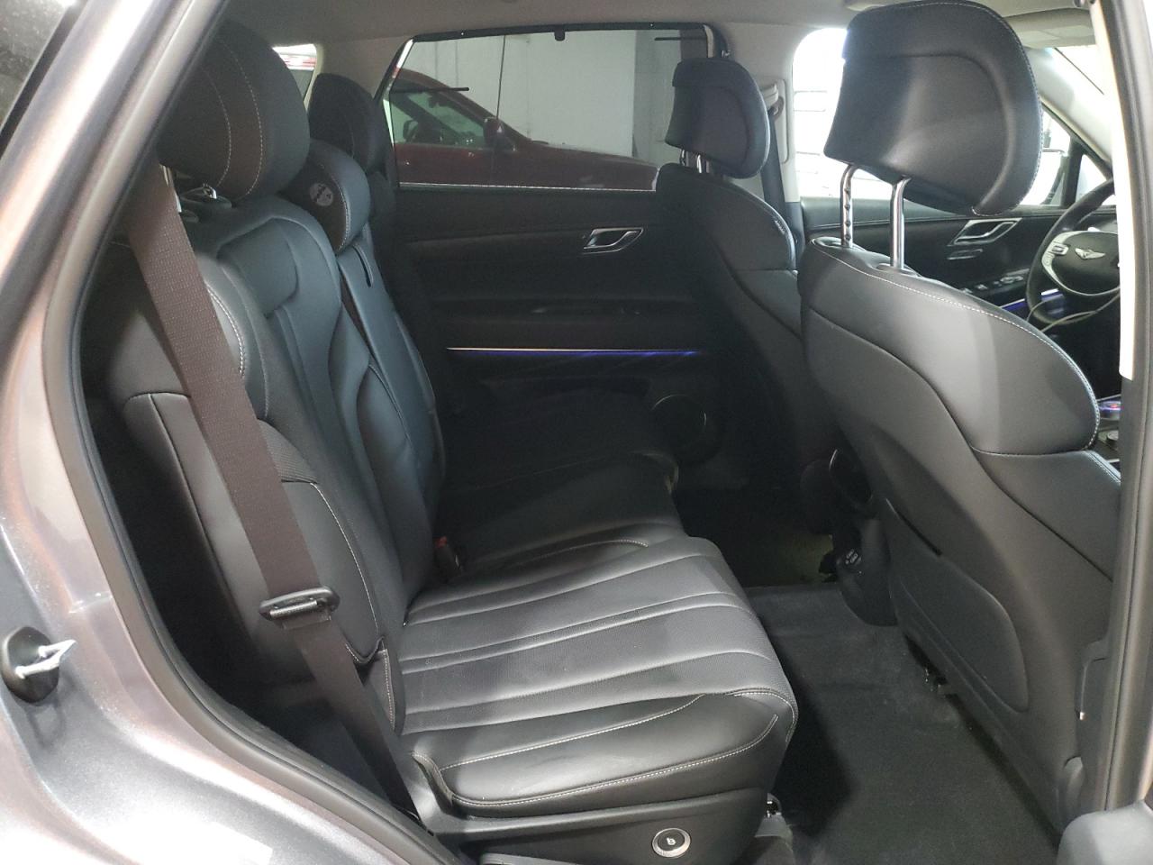2021 Genesis GV80 - Image 11