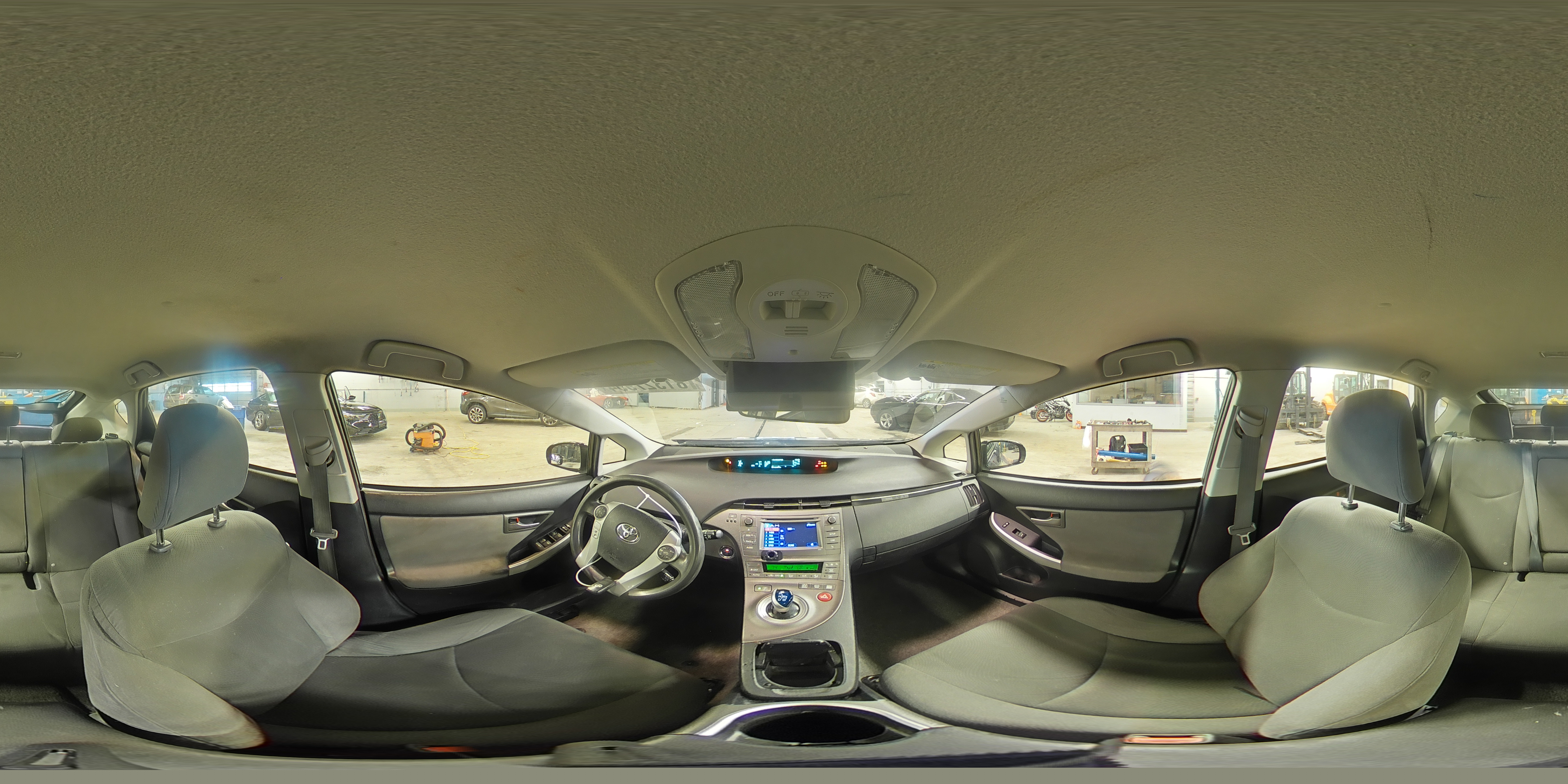 2014 Toyota Prius - Image 12
