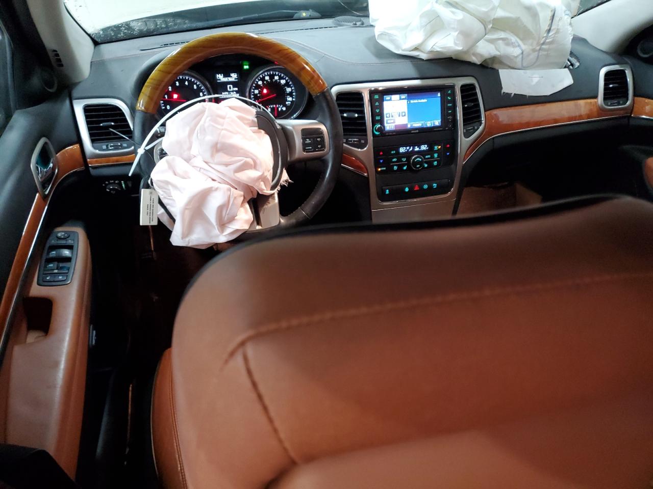 2012 Jeep Grand Cherokee - Image 8