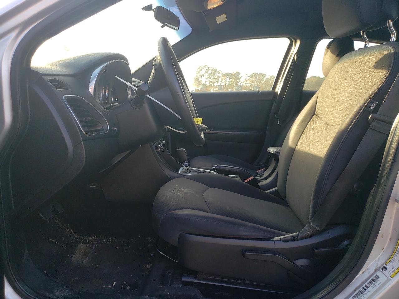 2012 Chrysler 200 - Image 7