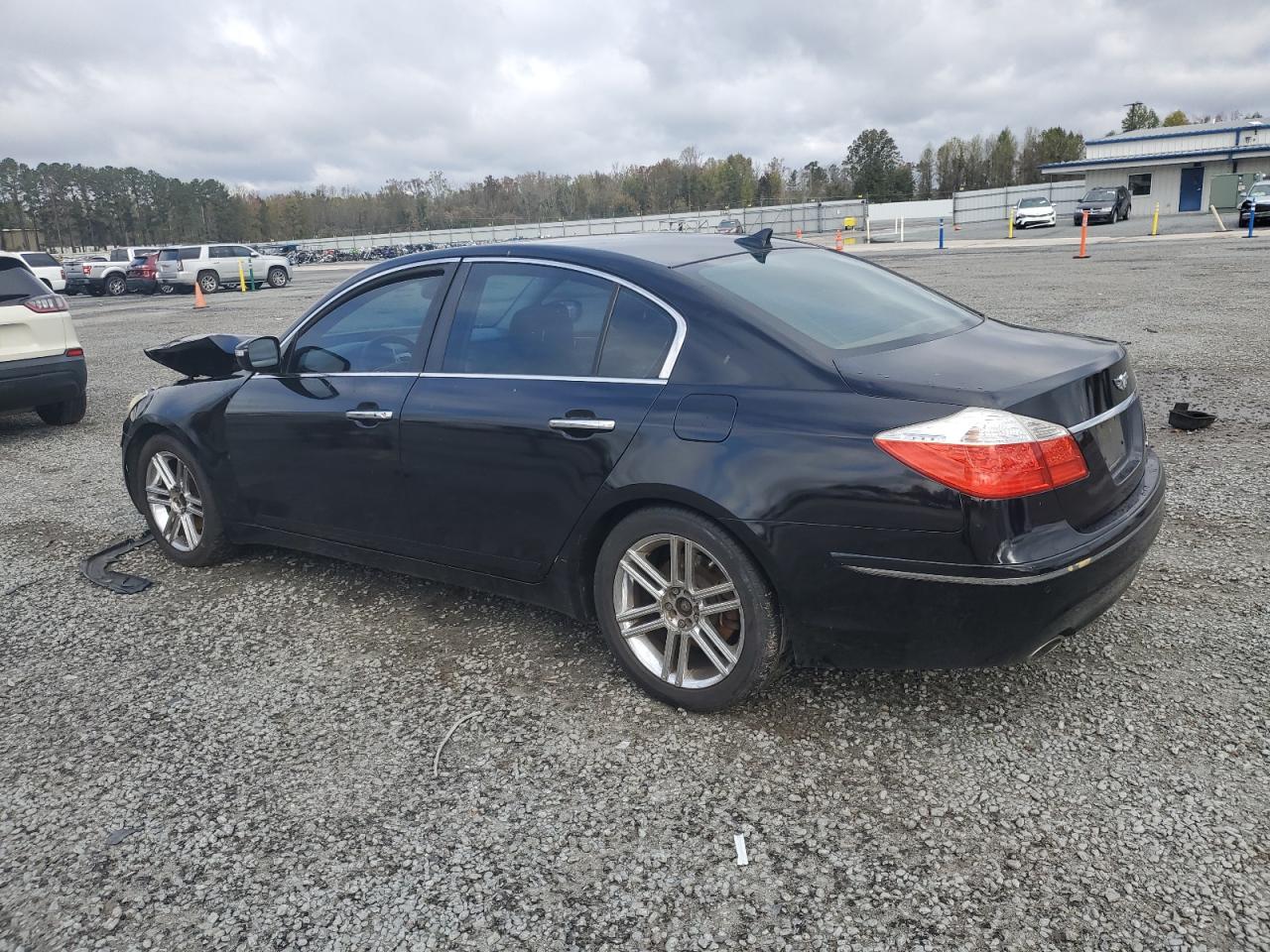 2009 Hyundai Genesis - Image 2